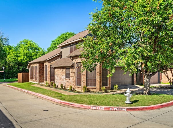 381 Arbor Lane, Euless, TX 76039