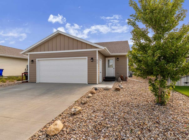 414 Diamond Ridge Boulevard, Rapid City, SD 57703