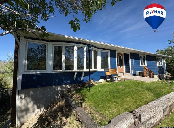 1185 Goodrich Dr, Lander, WY 82520