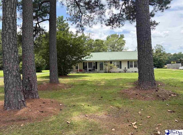 222 Hicks Rd, Coward, SC 29530