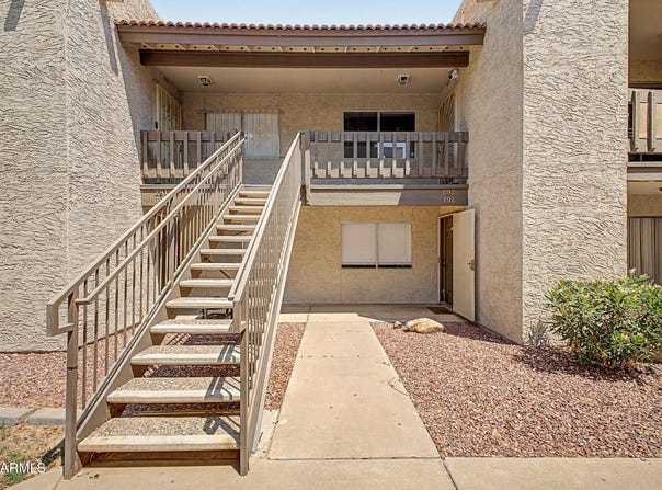 520 N STAPLEY Drive, Mesa, AZ 85203