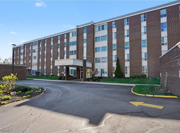 3064 Kent Road, Stow, OH 44224