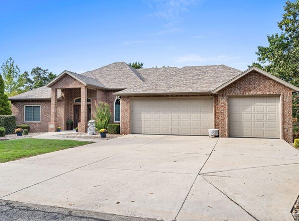 842 Silver Cliff Way, Branson West, MO 65737