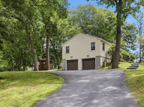 17 Cochrane St., Methuen, MA 01844