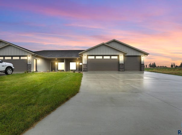 505 Mill Pond Rd, Rock Rapids, IA 51246