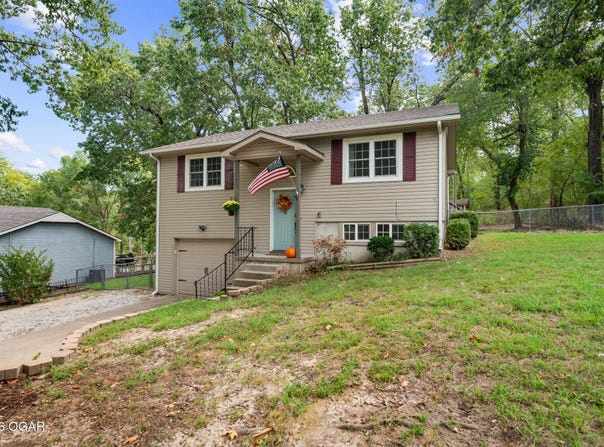 148 Red Oak Drive, Carl Junction, MO 64834