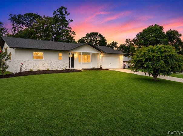 211 S Davis Street, Beverly Hills, FL 34465