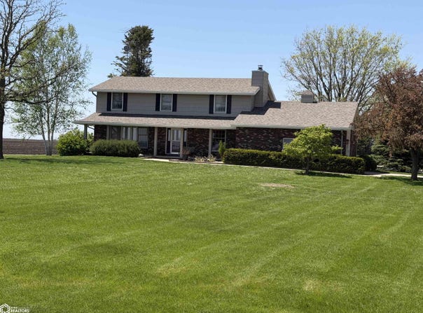 2811 Jackson Avenue, Clarion, IA 50525