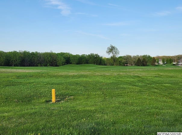 418 Brickyard Rd, SHEFFIELD, IA 50475