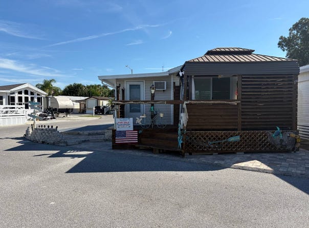 6735 Hammock Dr, Port Richey, FL 34668