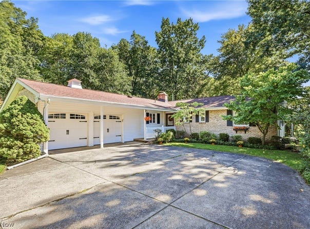 8564 Squires Lane NE, Warren, OH 44484