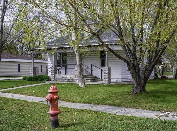 602 S 6th St, Basin, WY 82410