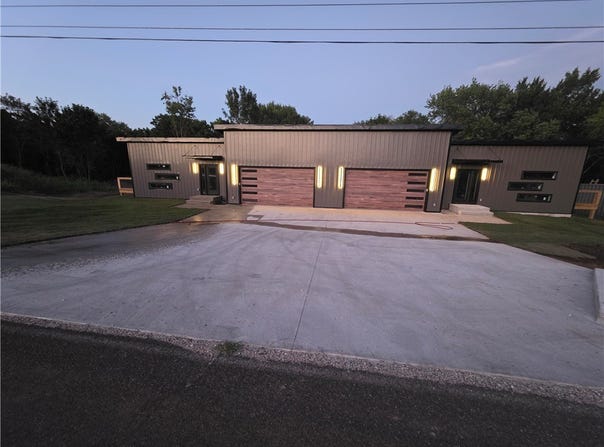 1535 N Eisenhower, Monett, MO 65708