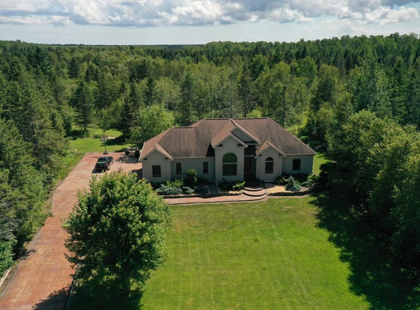 2545 B E Simmons Rd, Hessel, MI 49745