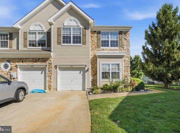 8607 NORMANDY Drive, MT LAUREL, NJ 08054