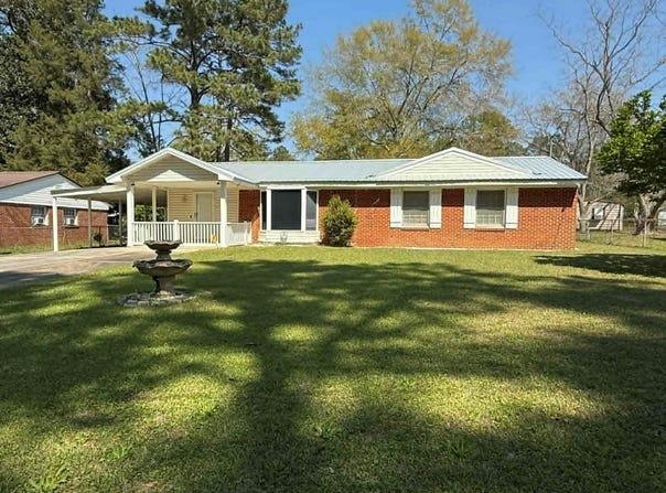 1009 Jonathan St., Dothan, AL 36301