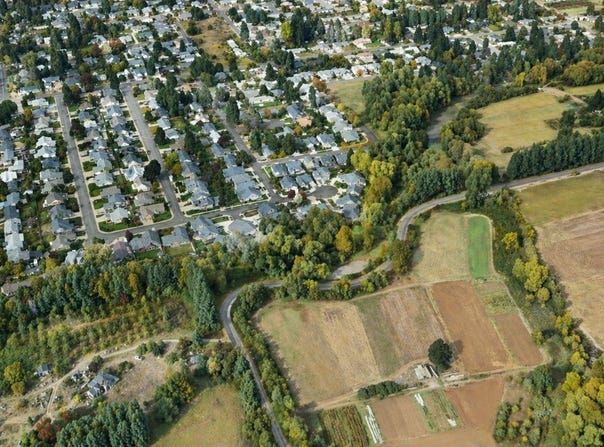 E Beacon Dr, Eugene, OR 97404