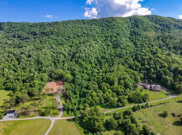 Carriage Lane, Bluefield, VA 24605