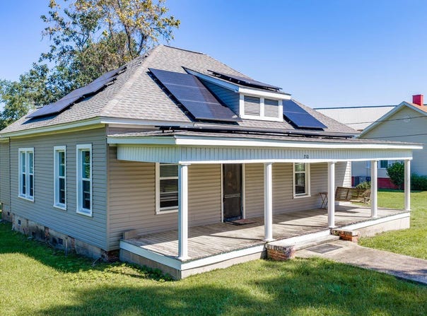 210 NW Castleberry Street, Pelham, GA 31779