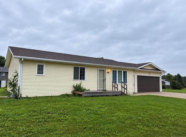 1810 Ave. I, Hawarden, IA 51023
