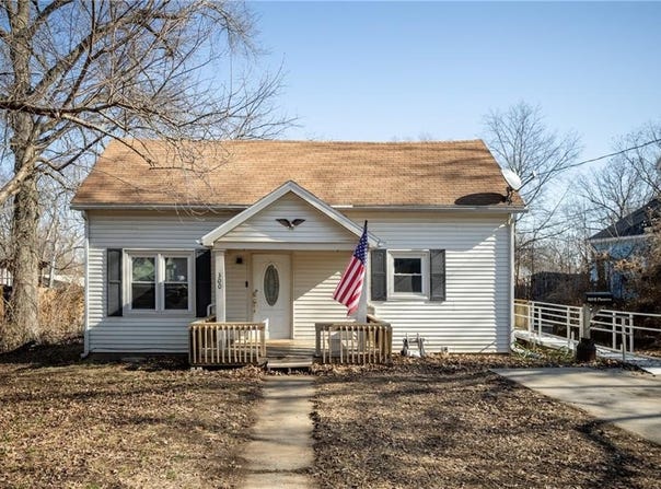 300 E Florence Street, Windsor, MO 65360