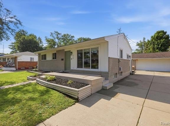 316 Tamarac Drive, Davison, MI 48423