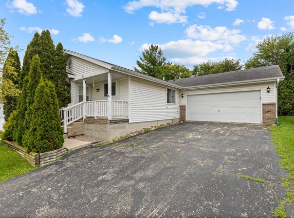 5417 41st St, Kenosha, WI 53144