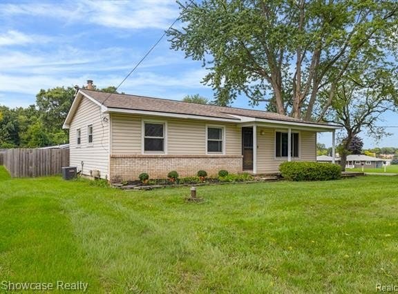 2755 Willow Lane, Highland Twp, MI 48356