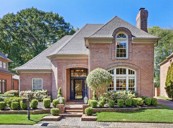 931 W RIVERWALK Dr, Memphis, TN 38120