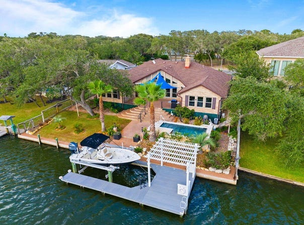 1907 Crescent Dr., ROCKPORT, TX 78382