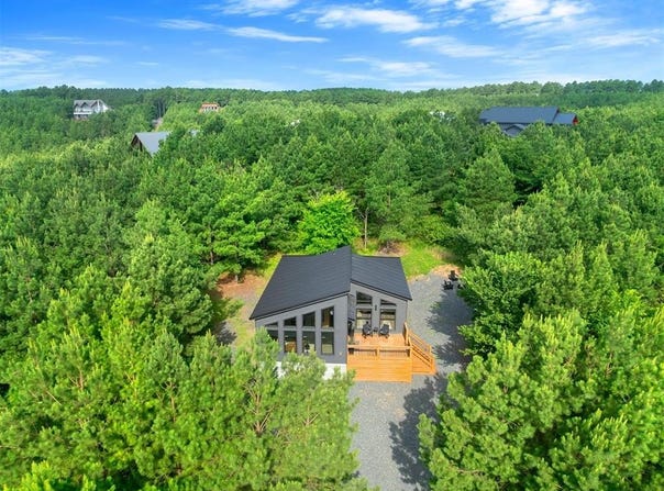 105 S Spruce Trail, Broken Bow, OK 74728