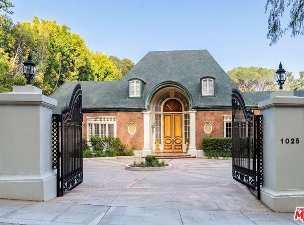 1025 N Crescent Dr, Beverly Hills, CA 90210