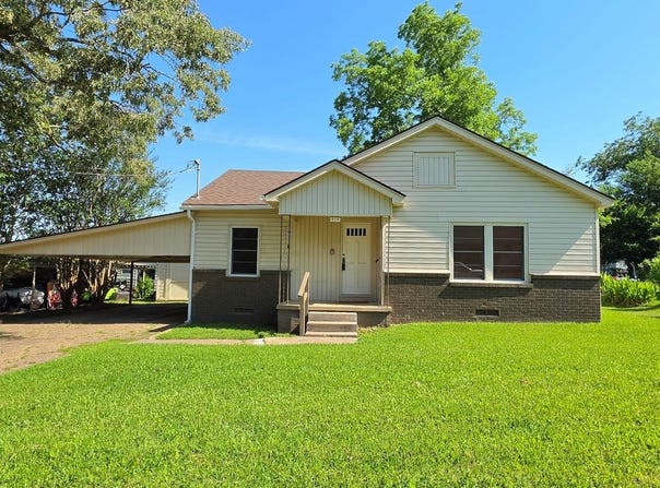 404 Rogers Ave, Henderson, TX 75654
