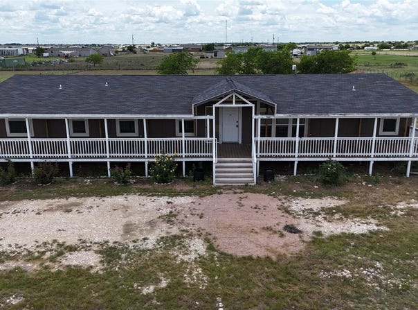 148 Sun View Rd, Bertram, TX 78605