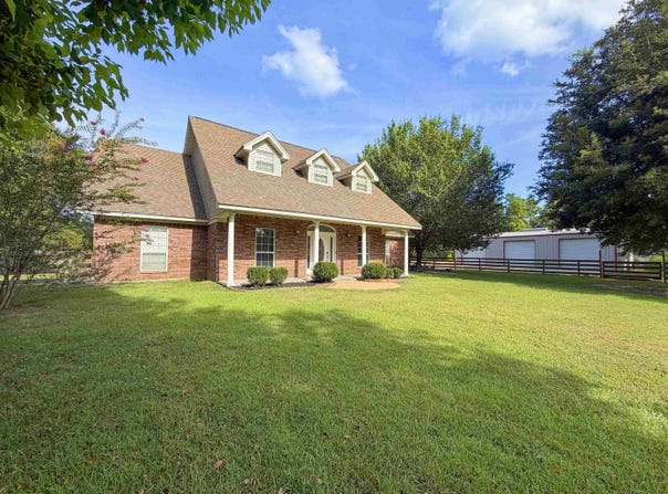 10935 County Road 701, Buna, TX 77612