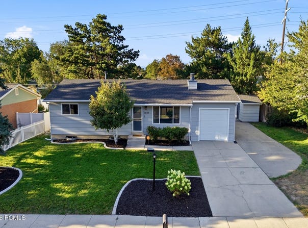 1447 E Mulberry Way, Sandy, UT 84093