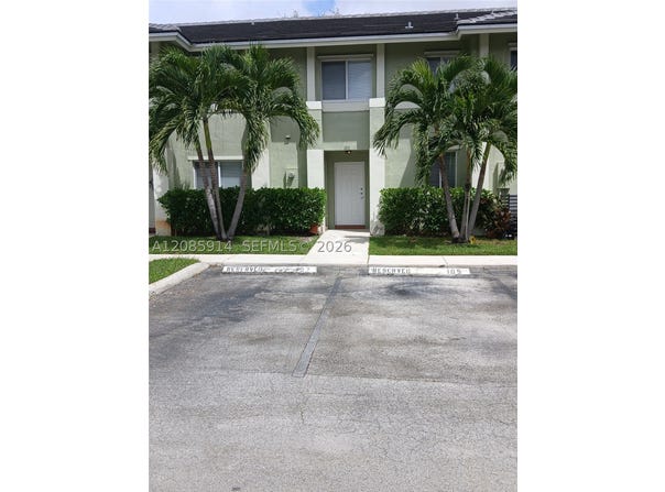105 Hidden Ct Rd, Hollywood, FL 33023
