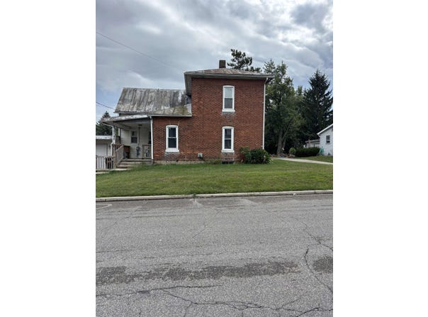 206 E Stocker Street, Angola, IN 46703