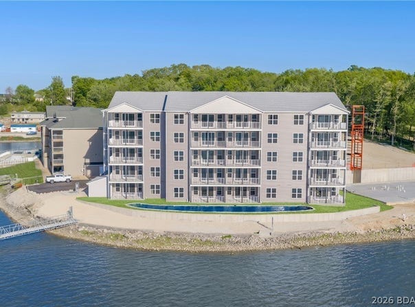 290 Plaza Beach Drive, Camdenton, MO 65020
