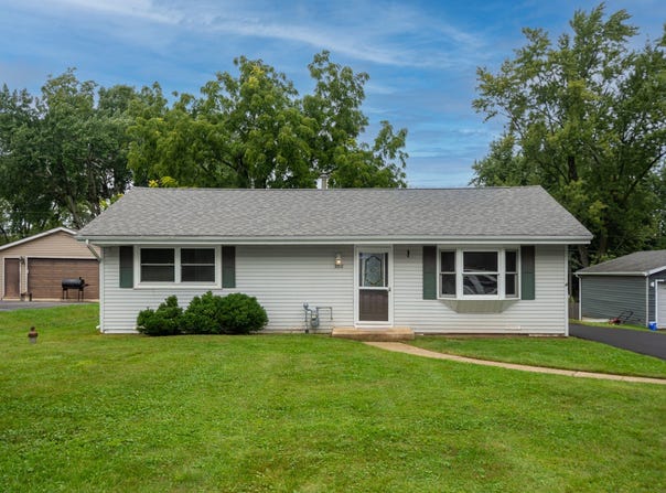 2312 Briar Lane, Lindenhurst, IL 60046