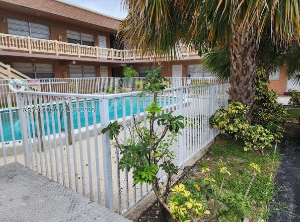 241 SE 9th Ave, Pompano Beach, FL 33060