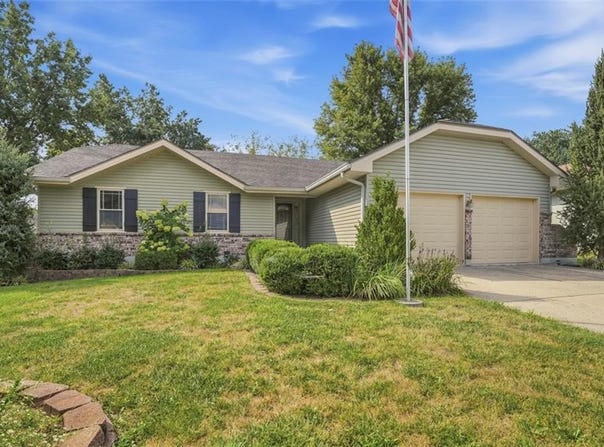 16513 E 51st St Court S, Independence, MO 64055
