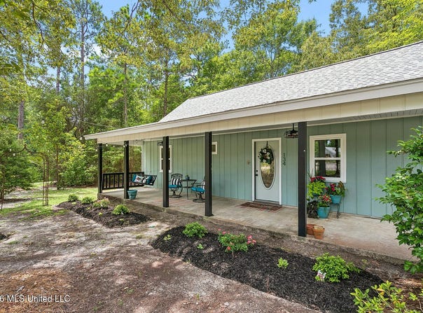 134 Ridgeview Drive, Carriere, MS 39426