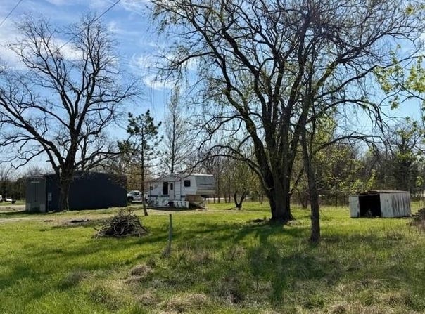 5 Travco Lane, Linn Valley, KS 66040
