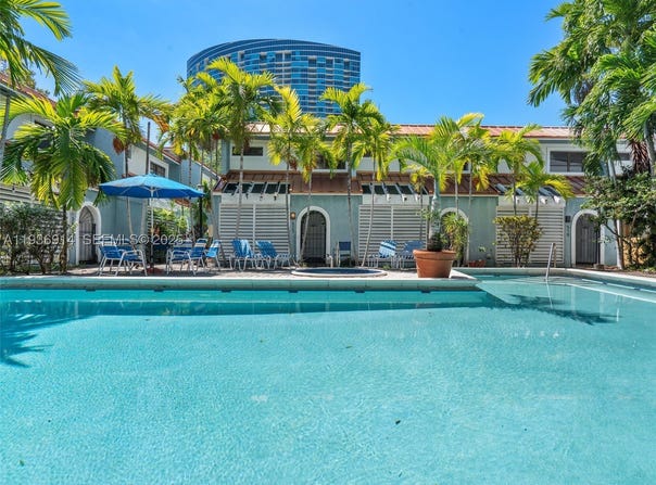 523 NE 38th St, Miami, FL 33137