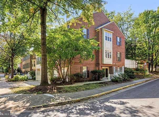 9386 VAN ARSDALE Drive, VIENNA, VA 22181