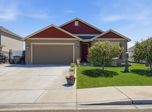 3909 Providence Ln, Pasco, WA 99301
