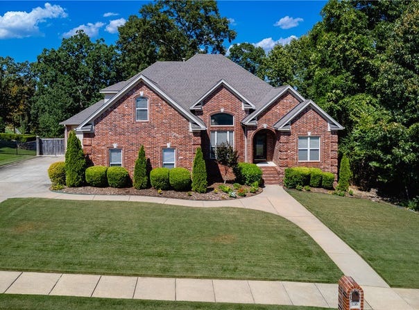 136 Manitou Drive, Maumelle, AR 72113