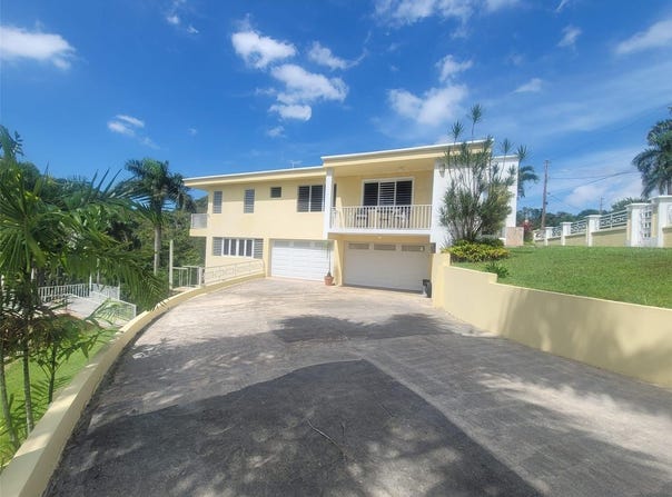 8c CLAVEL ST., DORADO, 00646