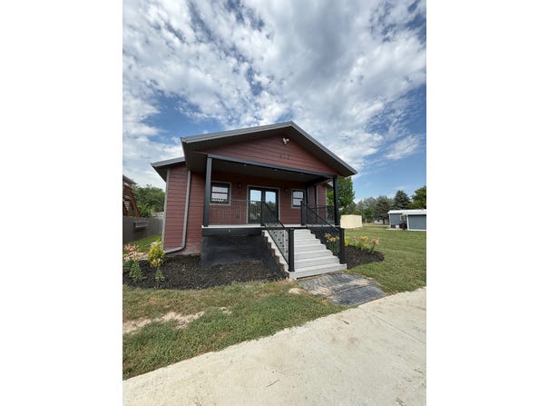 612 4th St NE, Sidney, MT 59270